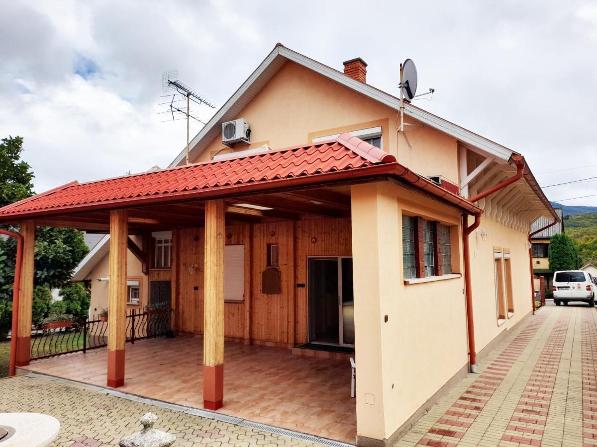 מלון Parádsasvár Matra Wellness Vendeghaz מראה חיצוני תמונה